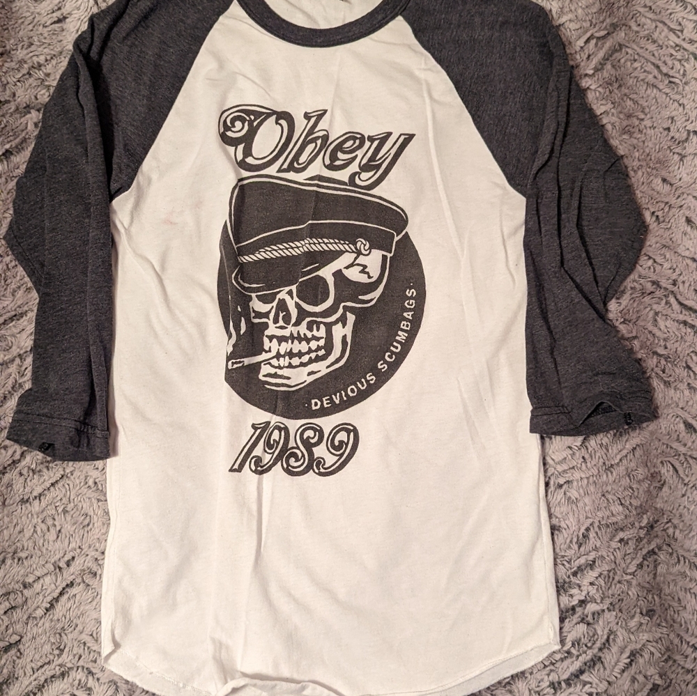 OBEY Baseball tee with smoking skull